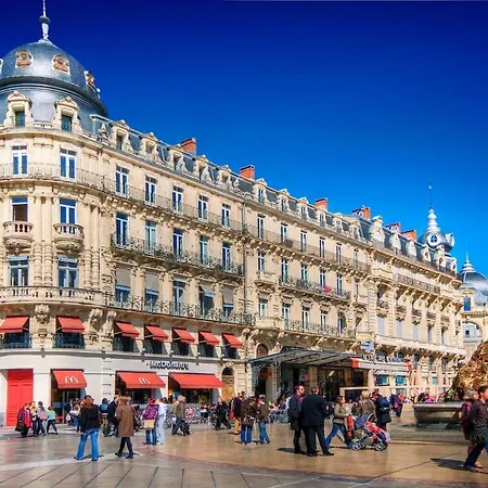 Le Petit Henri René